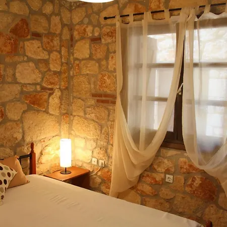 بيت للعطل Stone House Nike