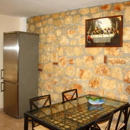 Stone House Nike * Ormília